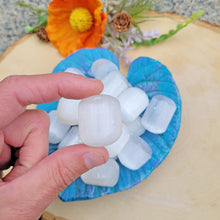 Load image into Gallery viewer, Selenite Tumble Stone