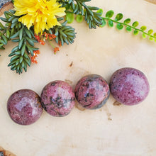 Load image into Gallery viewer, Black Laced Rhodonite Palmstone